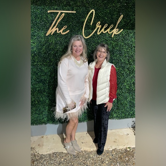 Meet your Posher, Stacy - Picture 2 of 9